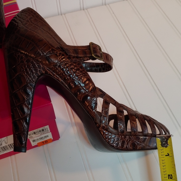 BCBGirls NWOT Teah Croc Embossed Brown Leather Open Toe Platform Heels size 10 - Picture 6 of 7